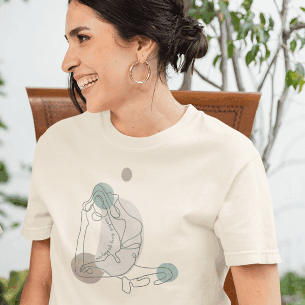 One-Legged King Pigeon Aesthetic Yoga Heavyweight Tee-Dark Lines